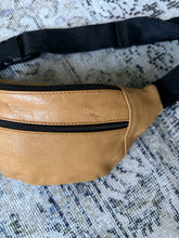 Amco 90s Tan Leather Bum Bag