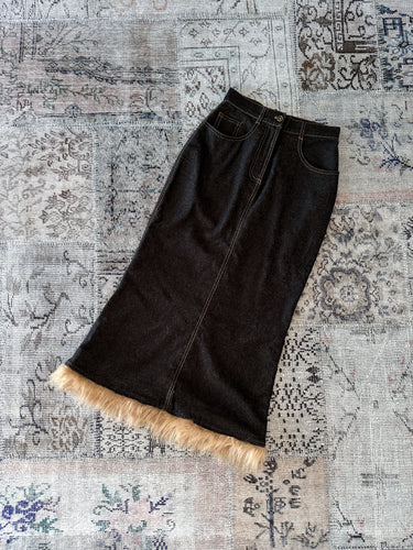 Modele de Prudence Fur Skirt