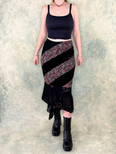 1990s Daisy Floral Patchwork Lace Midi Pencil Skirt